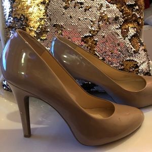 Nude Patent Pumps